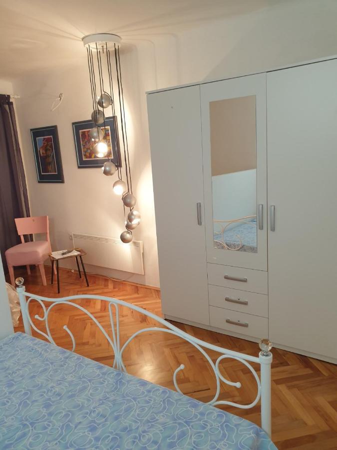 Apartman P-E Pula Exterior foto